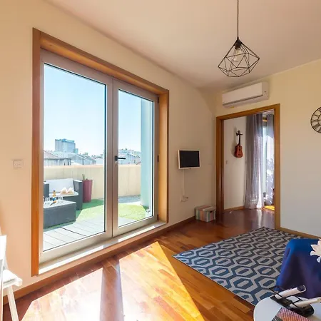 Music Relaxing With Bikes, Terrace & Parking بورتو