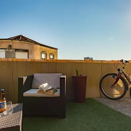 Music Relaxing With Bikes, Terrace & Parking بورتو